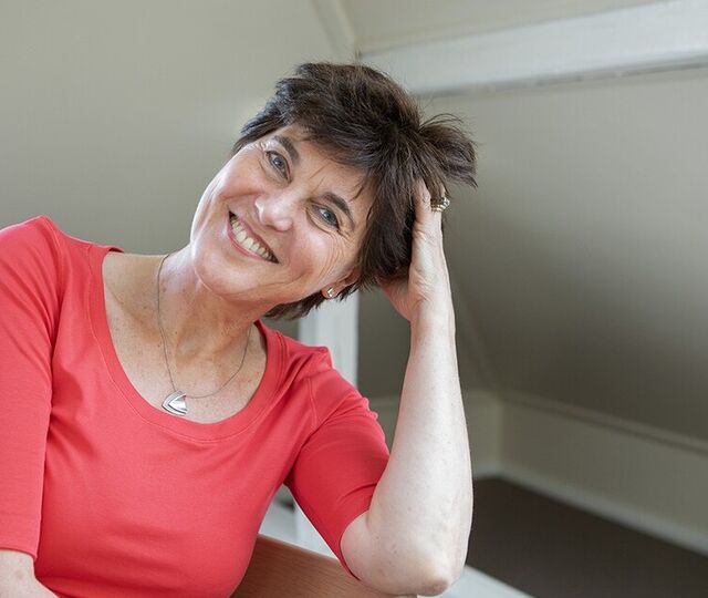 Ann Ahlqvist viser hvordan små grep og bevisste prioriteringer kan gjøre forskjellen mellom å snakke om mål og faktisk nå dem. Gjennomføring handler om å ta ansvar, også for egne løfter. Ann Ahlqvist viser hvordan små grep og bevisste prioriteringer kan gjøre forskjellen mellom å snakke om mål og faktisk nå dem. Gjennomføring handler om å ta ansvar, også for egne løfter.