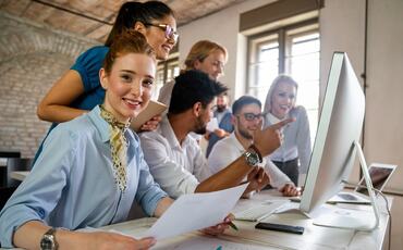 Fra tilbakemeldinger til utvikling: Hvordan ledere kan støtte Generasjon Zs behov for kontinuerlig læring og vekst.