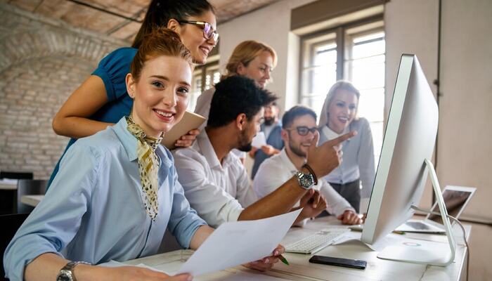 Fra tilbakemeldinger til utvikling: Hvordan ledere kan støtte Generasjon Zs behov for kontinuerlig læring og vekst. Fra tilbakemeldinger til utvikling: Hvordan ledere kan støtte Generasjon Zs behov for kontinuerlig læring og vekst.