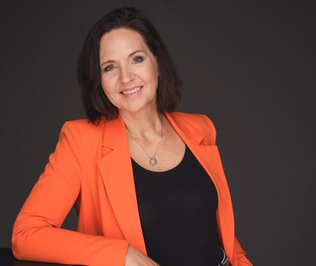 Sidsel W. Storaas: Systemledelse handler om å se helheten, å forstå hvordan mennesker, prosesser og beslutninger henger sammen i et levende system. Når ledere lærer å lese mønstre i stedet for enkelthendelser, oppstår flyt, læring og bedre resultater. (Foto: Truls Qvale) Sidsel W. Storaas: Systemledelse handler om å se helheten, å forstå hvordan mennesker, prosesser og beslutninger henger sammen i et levende system. Når ledere lærer å lese mønstre i stedet for enkelthendelser, oppstår flyt, læring og bedre resultater. (Foto: Truls Qvale)