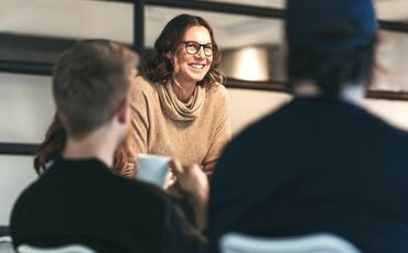 Psykologisk trygghet blir et konkurransefortrinn når ledere tør å være åpne, modige og konsekvent støttende. (Foto: istock.com) Psykologisk trygghet blir et konkurransefortrinn når ledere tør å være åpne, modige og konsekvent støttende. (Foto: istock.com)