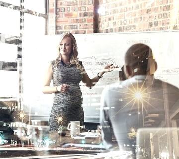 Fremtidens læring skjer ikke i kursrommet, men i hverdagen, når vi tør å reflektere, dele og bruke erfaringene fra virkelige situasjoner. (Foto: Istock.com) Fremtidens læring skjer ikke i kursrommet, men i hverdagen, når vi tør å reflektere, dele og bruke erfaringene fra virkelige situasjoner. (Foto: Istock.com)