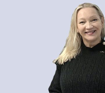 Siri M L Joli: Når ledere ser verdien i erfaring, vokser både kulturen og konkurransekraften. Fremtidens bærekraft starter med å bruke hele arbeidsstyrkens klokskap – ikke bare de yngstes energi. Siri M L Joli: Når ledere ser verdien i erfaring, vokser både kulturen og konkurransekraften. Fremtidens bærekraft starter med å bruke hele arbeidsstyrkens klokskap – ikke bare de yngstes energi.