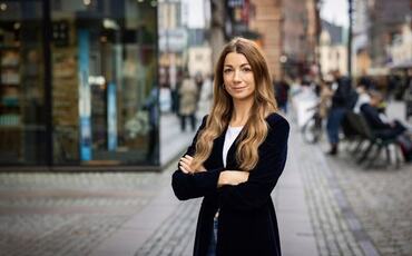 Forbrukeranalytiker Isabella Ahmadi i Prisjakt advarer mot juksepriser i november – og minner om at etikk starter i ledelsen. Foto: Prisjakt.no / NTB Kommunikasjon Forbrukeranalytiker Isabella Ahmadi i Prisjakt advarer mot juksepriser i november – og minner om at etikk starter i ledelsen. Foto: Prisjakt.no / NTB Kommunikasjon