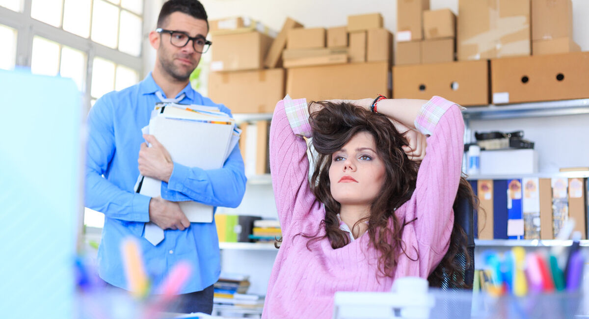 Å lede handler om å velge retning – ikke bare holde hjulene i gang. De som tør å satse på utvikling, leder både seg selv og andre videre. (Foto: istock.com) Å lede handler om å velge retning – ikke bare holde hjulene i gang. De som tør å satse på utvikling, leder både seg selv og andre videre. (Foto: istock.com)