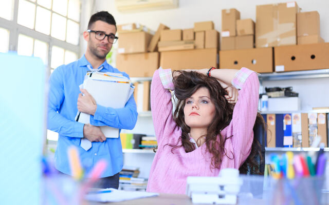 Å lede handler om å velge retning – ikke bare holde hjulene i gang. De som tør å satse på utvikling, leder både seg selv og andre videre. (Foto: istock.com)