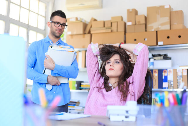 Å lede handler om å velge retning – ikke bare holde hjulene i gang. De som tør å satse på utvikling, leder både seg selv og andre videre. (Foto: istock.com)