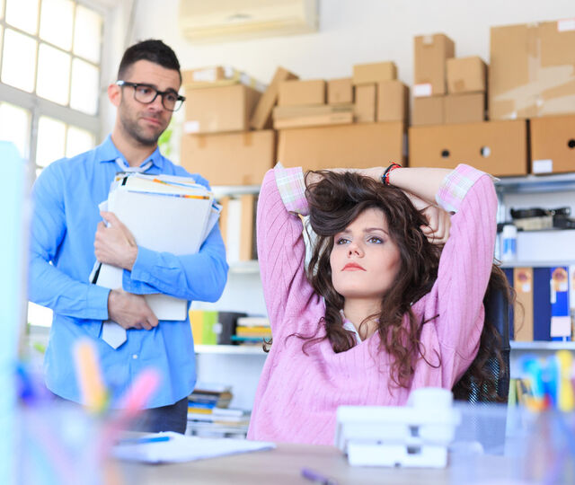 Å lede handler om å velge retning – ikke bare holde hjulene i gang. De som tør å satse på utvikling, leder både seg selv og andre videre. (Foto: istock.com)