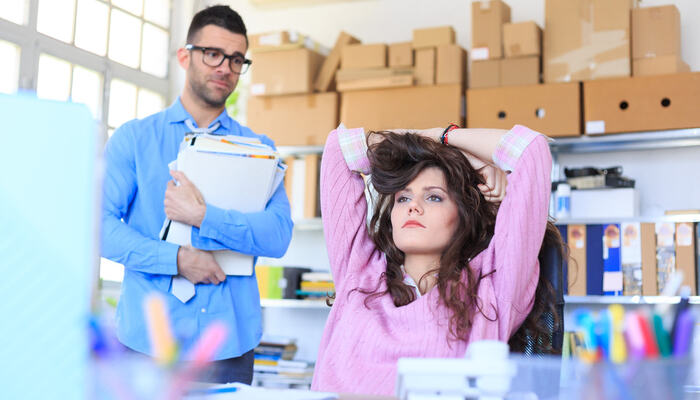 Å lede handler om å velge retning – ikke bare holde hjulene i gang. De som tør å satse på utvikling, leder både seg selv og andre videre. (Foto: istock.com) Å lede handler om å velge retning – ikke bare holde hjulene i gang. De som tør å satse på utvikling, leder både seg selv og andre videre. (Foto: istock.com)