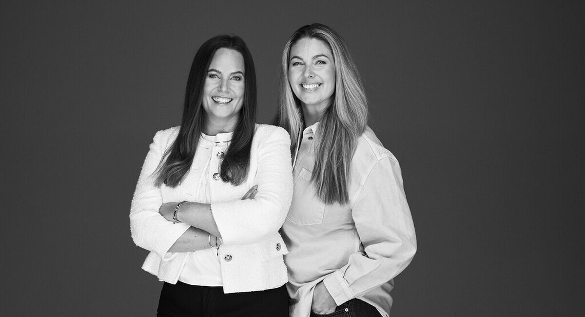 Cecilie Ystenes Myhre og Karina Andersen Aas står bak boken Prestasjonsledelse, som viser hvordan trygghet, tydelighet og tillit kan skape bærekraftige prestasjoner – der både mennesker og resultater vokser. (Foto: Truls Qvale) Cecilie Ystenes Myhre og Karina Andersen Aas står bak boken Prestasjonsledelse, som viser hvordan trygghet, tydelighet og tillit kan skape bærekraftige prestasjoner – der både mennesker og resultater vokser. (Foto: Truls Qvale)