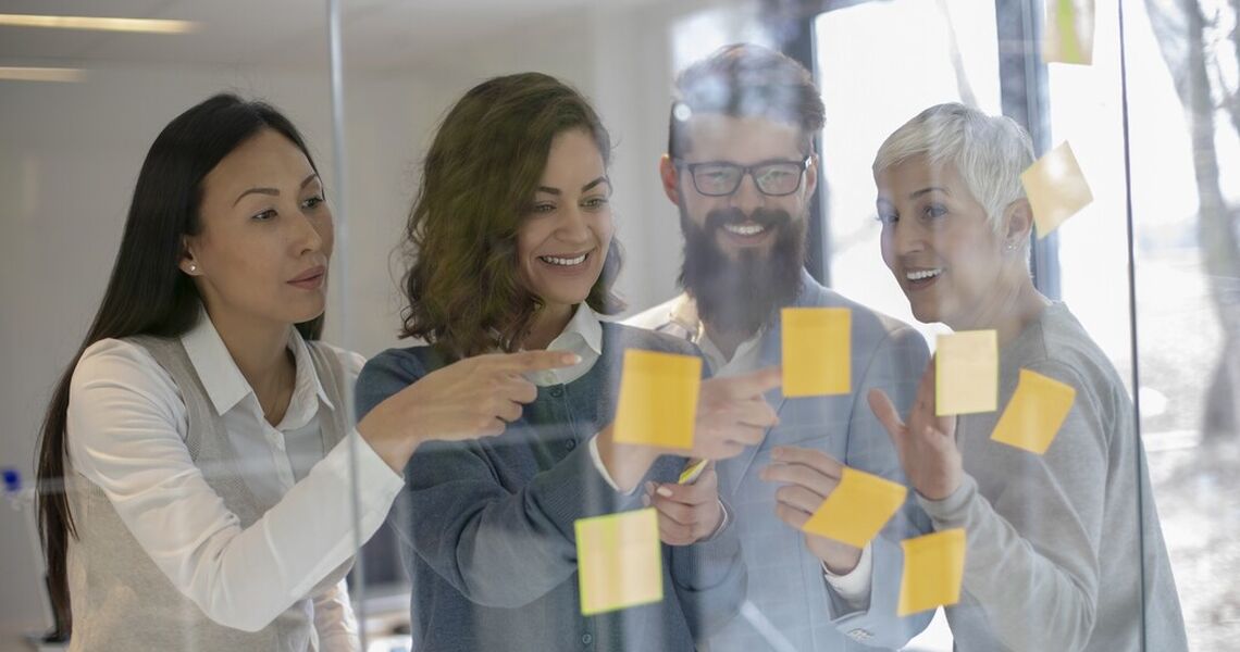 Verdier i praksis: Når medarbeidere deler ekte historier om stolthet og hverdagsvalg, forvandles verdiene fra ord på veggen til handling i kulturen.