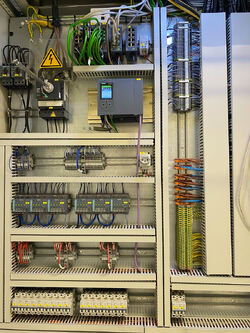 Foretrukken PLS: Siemens S7-1500. Alle I/O går på buss.