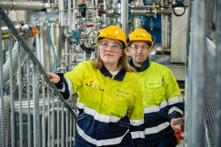 Borregaard har flere titalls prosessanlegg i Sarpsborg, med all styring samlet i et felles driftssenter (Bilde: Borregaard).