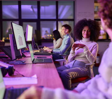 Mening er ikke en luksus, men en lederoppgave. Når mennesker finner mening i arbeidet, følger både lojalitet, innovasjon og resultater. (Foto: Istock.com)