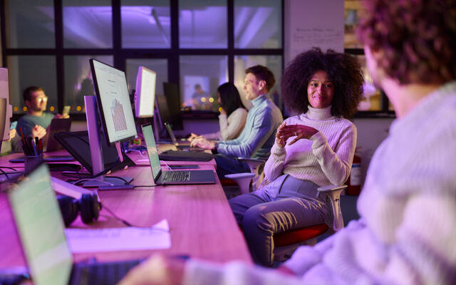Mening er ikke en luksus, men en lederoppgave. Når mennesker finner mening i arbeidet, følger både lojalitet, innovasjon og resultater. (Foto: Istock.com)