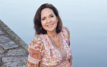 Sidsel Winther Storaas: Sterke relasjoner og tillit bygges gjennom små handlinger, ikke store taler. Når ledere viser tilstedeværelse, nysgjerrighet og støtte i hverdagen, skapes trygghet som løfter hele teamet. (Foto: Truls Qvale) Sidsel Winther Storaas: Sterke relasjoner og tillit bygges gjennom små handlinger, ikke store taler. Når ledere viser tilstedeværelse, nysgjerrighet og støtte i hverdagen, skapes trygghet som løfter hele teamet. (Foto: Truls Qvale)