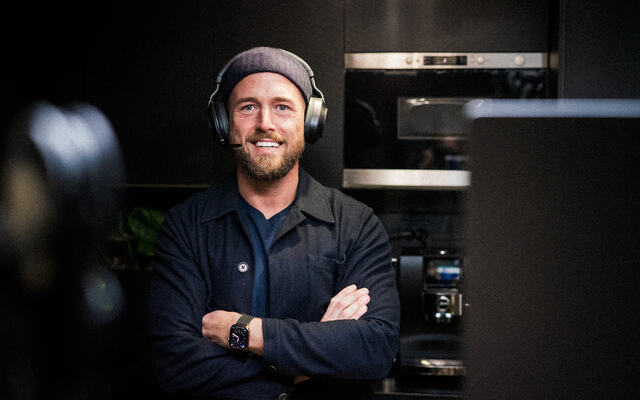 Chris Hovde har gått veien fra parkeringsplassen på IKEA via topplederroller og total kollaps, til en tydelig stemme for regenerativ ledelse og menneskelig bærekraft. (Foto: Meri Wiik)