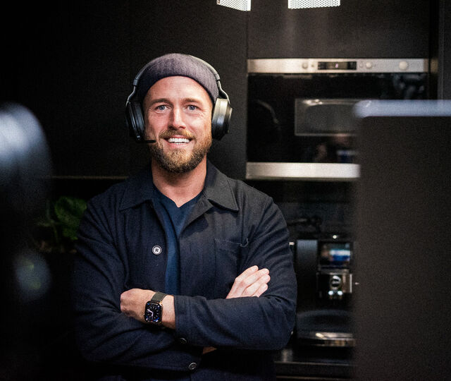 Chris Hovde har gått veien fra parkeringsplassen på IKEA via topplederroller og total kollaps, til en tydelig stemme for regenerativ ledelse og menneskelig bærekraft. (Foto: Meri Wiik) Chris Hovde har gått veien fra parkeringsplassen på IKEA via topplederroller og total kollaps, til en tydelig stemme for regenerativ ledelse og menneskelig bærekraft. (Foto: Meri Wiik)