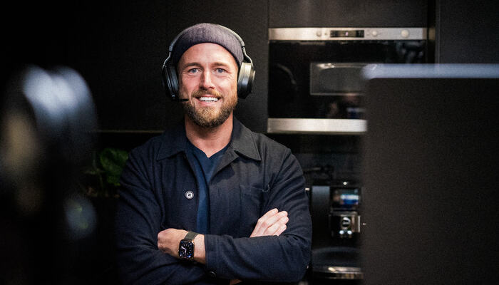 Chris Hovde har gått veien fra parkeringsplassen på IKEA via topplederroller og total kollaps, til en tydelig stemme for regenerativ ledelse og menneskelig bærekraft. (Foto: Meri Wiik)