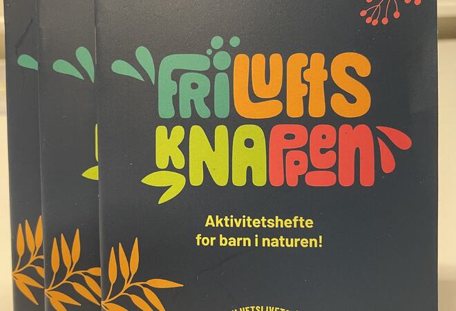 Aktivitetshefte. Foto AS Foto av aktivitetsheftet Friluftsknappen