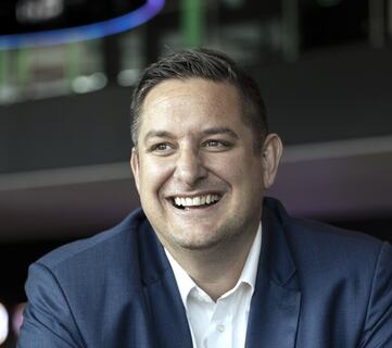 Fredrik Tønnesen viser hvordan nærvær, tydelige prioriteringer og ekte anerkjennelse skaper kraft i en av årets mest hektiske perioder. (Foto: Johnny Vaet Nordskog)