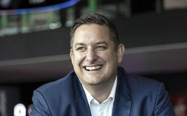 Fredrik Tønnesen viser hvordan nærvær, tydelige prioriteringer og ekte anerkjennelse skaper kraft i en av årets mest hektiske perioder. (Foto: Johnny Vaet Nordskog) Fredrik Tønnesen viser hvordan nærvær, tydelige prioriteringer og ekte anerkjennelse skaper kraft i en av årets mest hektiske perioder. (Foto: Johnny Vaet Nordskog)