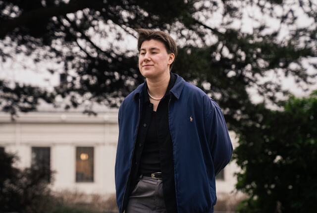 Ina Cabanillas Hansen utfordrer ledere til å se forbi fordommer, og heller forstå systemene som former Generasjon Z. (Foto:Taras Grabovetskyi) Ina Cabanillas Hansen utfordrer ledere til å se forbi fordommer, og heller forstå systemene som former Generasjon Z. (Foto:Taras Grabovetskyi)