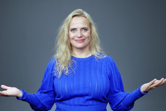 Hilde Johanne Aafoss: Når ledere legger bort PowerPointen og tør å fortelle en ekte historie, skjer det noe i rommet. Tillit bygges før budskapet formidles, og mennesker begynner å lytte. (Foto: Marianne Bjørnebakk) Hilde Johanne Aafoss: Når ledere legger bort PowerPointen og tør å fortelle en ekte historie, skjer det noe i rommet. Tillit bygges før budskapet formidles, og mennesker begynner å lytte. (Foto: Marianne Bjørnebakk)