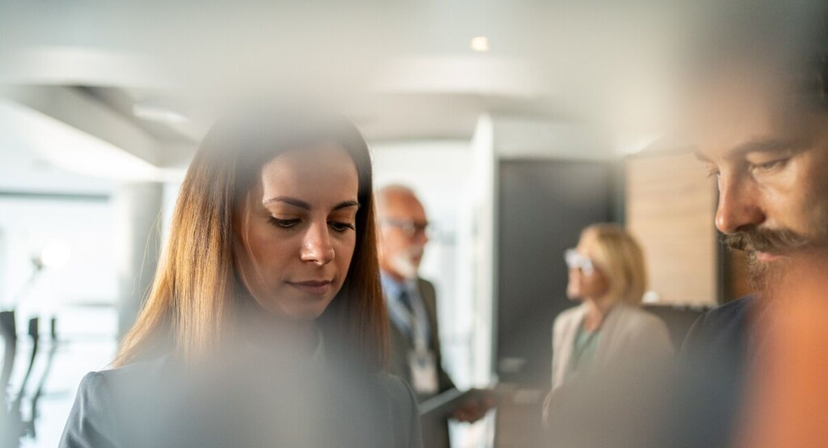 Når ledere treffer feil med tempo og lederstil, er det sjelden strategien som svikter, men forståelsen av hvilken fase organisasjonen faktisk er i. (Foto: Istock.com) Når ledere treffer feil med tempo og lederstil, er det sjelden strategien som svikter, men forståelsen av hvilken fase organisasjonen faktisk er i. (Foto: Istock.com)