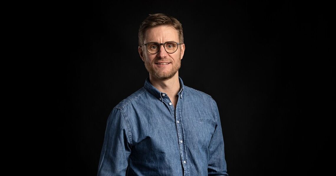 Henrik Mærsk: Når arbeidsmiljøet følges opp i hverdagen, ikke bare i årlige målinger, kan ledere fange opp stress, uro og belastning før det utvikler seg til sykefravær og konflikter.