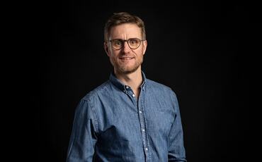 Henrik Mærsk: Når arbeidsmiljøet følges opp i hverdagen, ikke bare i årlige målinger, kan ledere fange opp stress, uro og belastning før det utvikler seg til sykefravær og konflikter. Henrik Mærsk: Når arbeidsmiljøet følges opp i hverdagen, ikke bare i årlige målinger, kan ledere fange opp stress, uro og belastning før det utvikler seg til sykefravær og konflikter.