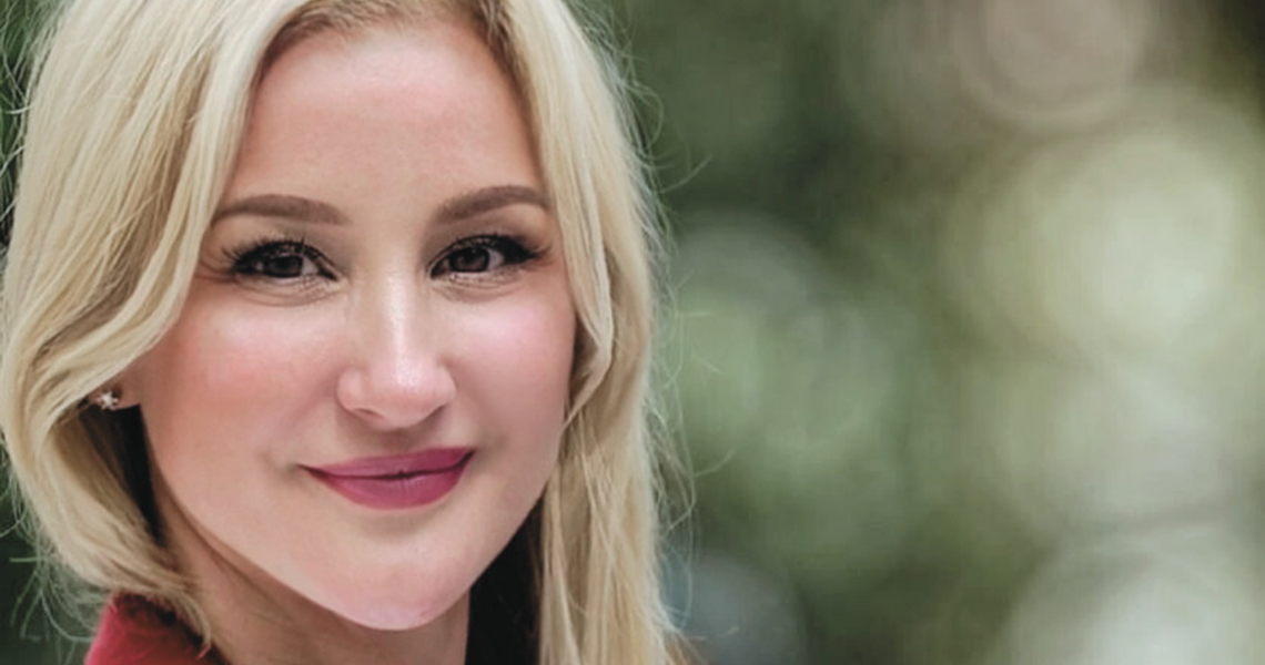 Anne Gry Ringen: Når ledere våger å vise reisen bak fasaden, blir det lettere for andre å reise seg i sitt eget fall. (Foto: privat)