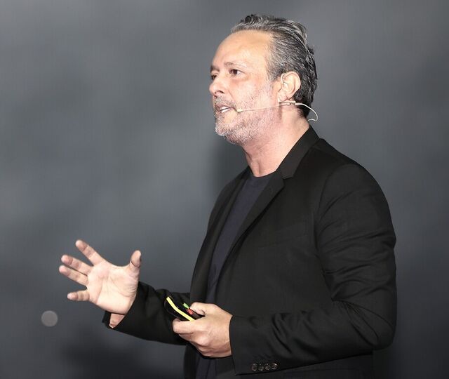 Terence Mauri: I en tid der alt endrer seg raskere enn planene våre, blir nøling den største risikoen. Ledere som våger å handle før alt er klart, bygger læringskraft, tempo og tillit,og gjør risiko til en kilde til fornyelse. Terence Mauri: I en tid der alt endrer seg raskere enn planene våre, blir nøling den største risikoen. Ledere som våger å handle før alt er klart, bygger læringskraft, tempo og tillit,og gjør risiko til en kilde til fornyelse.