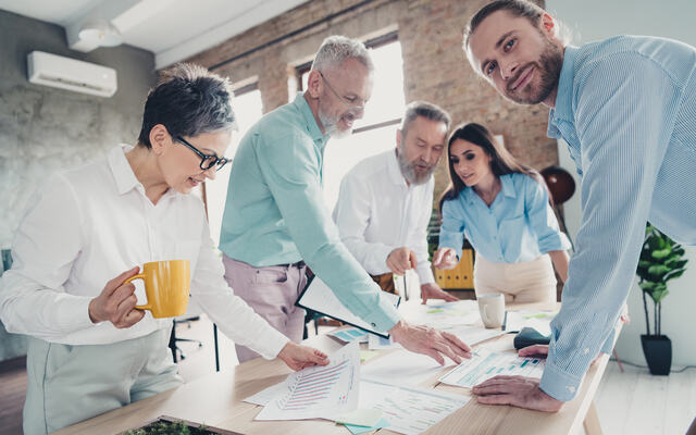 Når forståelsen er på plass, avgjøres ledelse i praksis. Del 8 B handler om valgene ledergruppen tar når press, prioriteringer og ansvar kolliderer – og konsekvensene disse valgene får nedover i organisasjonen. (Foto: istock.com)