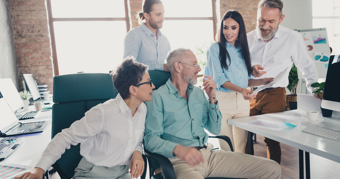 Når læring blir styring, holder ledergruppen kursen over tid. Del 8 C viser hvordan psykososialt arbeidsmiljø kan følges opp jevnlig, tydelig og lederdrevet, uten mer byråkrati. (Foto: Istock.com)