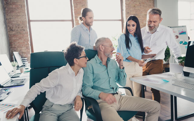 Når læring blir styring, holder ledergruppen kursen over tid. Del 8 C viser hvordan psykososialt arbeidsmiljø kan følges opp jevnlig, tydelig og lederdrevet, uten mer byråkrati. (Foto: Istock.com)