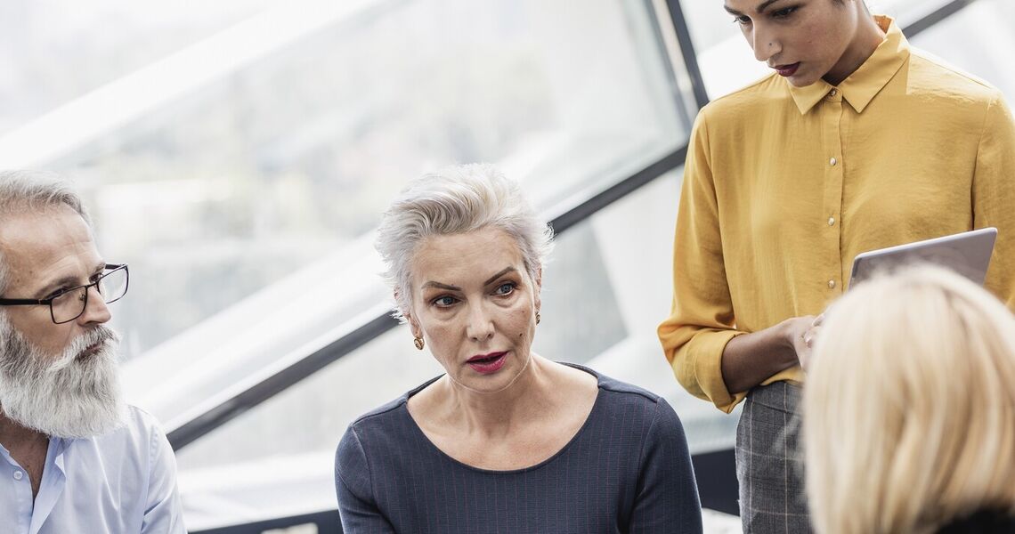 Før mennesker opplever trygghet, når ikke logikken frem. Denne saken viser hvorfor ledere må forstå hjernen før de ber om endring. (Foto: Istock.com)