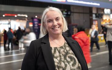 Bildetekst: Marit Rønning: Noen av de viktigste ledervalgene tas i stillhet, lenge før de blir synlige for andre. (Foto: Jernbanedirektoratet) Bildetekst: Marit Rønning: Noen av de viktigste ledervalgene tas i stillhet, lenge før de blir synlige for andre. (Foto: Jernbanedirektoratet)