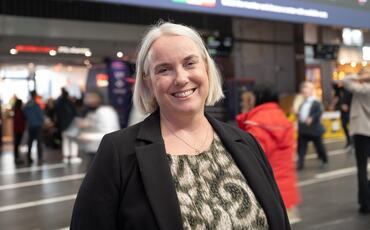 Bildetekst: Marit Rønning: Noen av de viktigste ledervalgene tas i stillhet, lenge før de blir synlige for andre. (Foto: Jernbanedirektoratet)