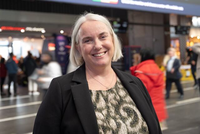 Bildetekst: Marit Rønning: Noen av de viktigste ledervalgene tas i stillhet, lenge før de blir synlige for andre. (Foto: Jernbanedirektoratet)