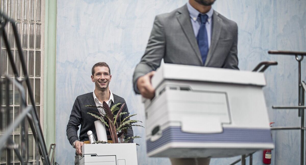 Når mennesker forsvinner eller kommer til, endres mer enn bemanning, tillit, roller og samspill settes i spill. Overganger som ledes bevisst kan bygge kultur, mens de som overlates til tilfeldigheter, skaper uro og tap av energi. (Foto: Istock.com)