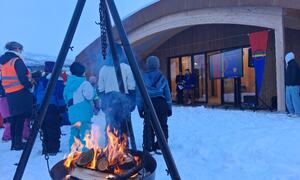 Folk, barn, voksne, sang, taler, kulturgammen