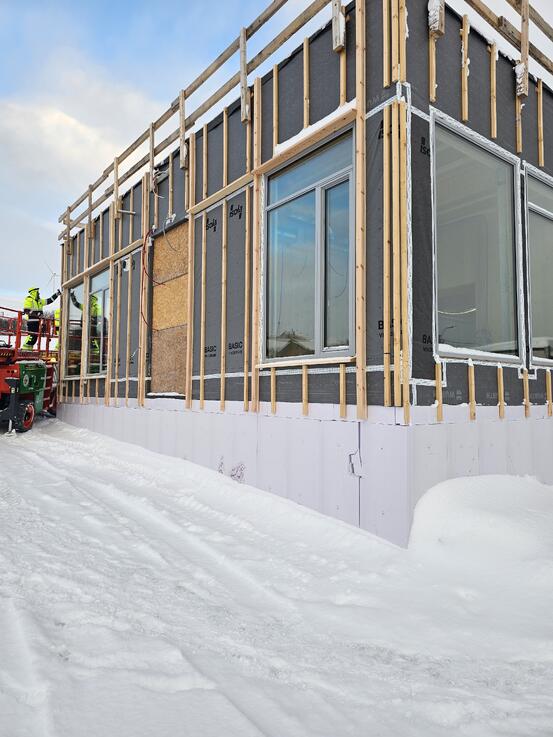 På bilde: Sydvendt hjørne av bygget