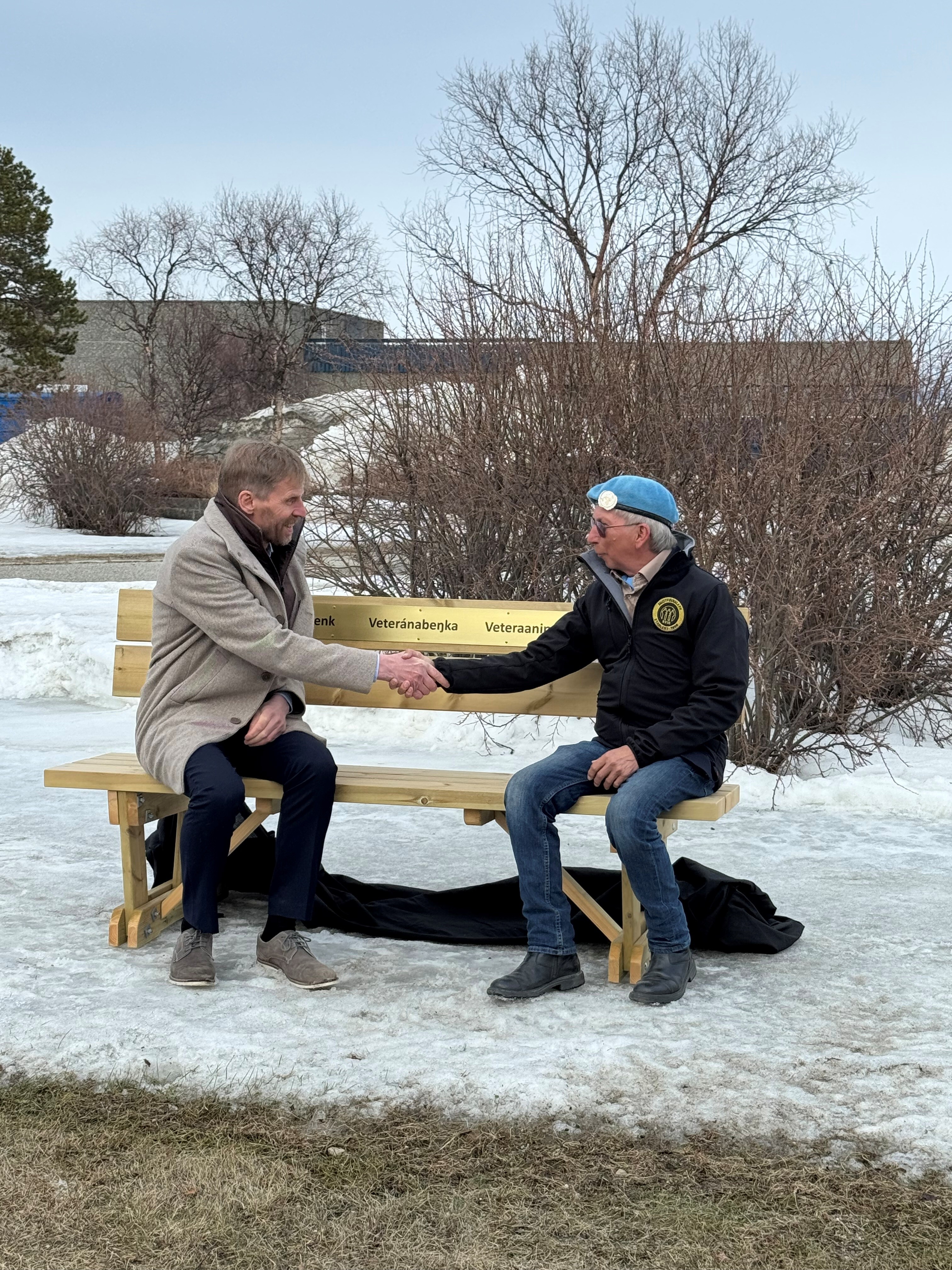 Veteranbenk Porsanger - Foto Porsanger kommune