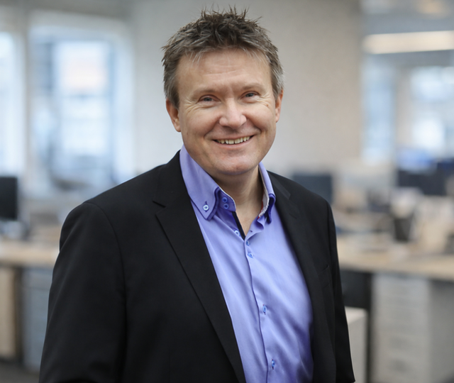 Ståle Lindblad : Kunstig intelligens skaper først verdi når ledergruppen tar eierskap til prioriteringer, arbeidsprosesser og kultur, ikke når nye verktøy innføres uten tydelig styring.