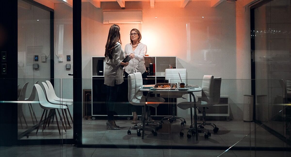 Kultur formes ikke av beslutninger alene. Den formes av hvordan ledelsen håndterer motstand, frykt og behovet for mening i praksis. (Foto: Istock.com)