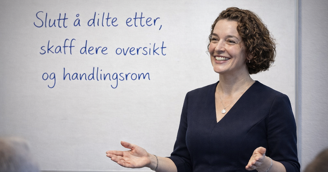 KI kommer sjelden inn i virksomheten gjennom én stor beslutning. Den vokser frem gjennom små forbedringer, automatisering og integrasjoner, helt til systemene påvirker beslutninger uten at ledergruppen har definert hvor grensene går.