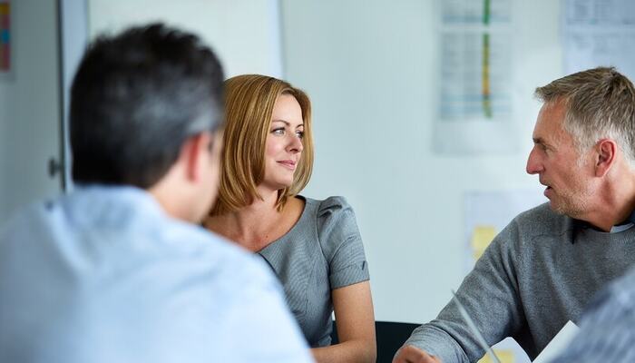 Styret ser tallene i rapportene. Likevel avgjøres virksomhetens fremtid ofte et helt annet sted – i mennesker, gjennomføring og hva som faktisk skjer i organisasjonen fra dag til dag. (Foto: Istock.com)