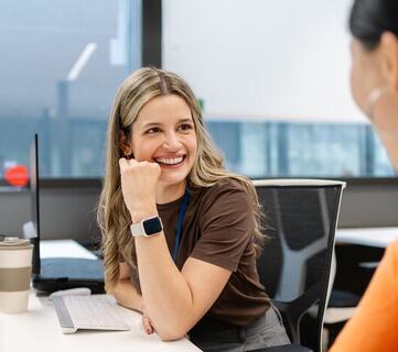Kultur endres sjelden gjennom verdiplakater eller kampanjer. Den formes av hva ledere faktisk gjør i møter, beslutninger og prioriteringer hver eneste dag. (Foto: Istock.com)
