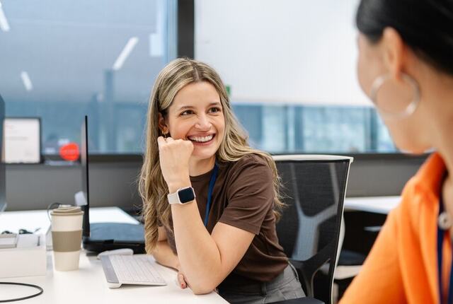 Kultur endres sjelden gjennom verdiplakater eller kampanjer. Den formes av hva ledere faktisk gjør i møter, beslutninger og prioriteringer hver eneste dag. (Foto: Istock.com) Kultur endres sjelden gjennom verdiplakater eller kampanjer. Den formes av hva ledere faktisk gjør i møter, beslutninger og prioriteringer hver eneste dag. (Foto: Istock.com)